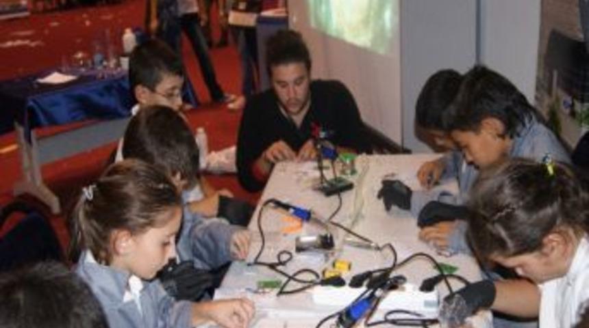 Bursa Bilim Ve Teknoloji Merkezi İzmir&rsquo;de Tanıtıldı
