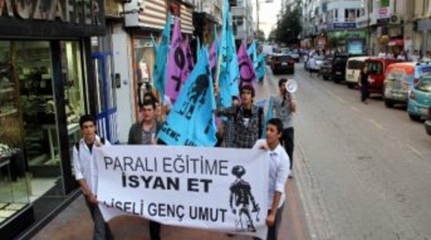 Liselilerden '4+4+4&rsquo; Eylemi