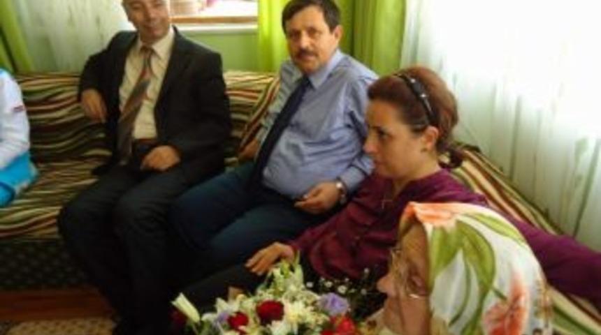 8 Bin Yaşlı Evde Tedavi G&ouml;rd&uuml;