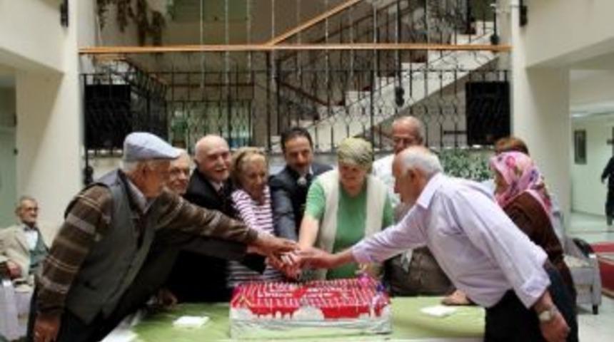 Samsun'da 1 Ekim D&uuml;nya Yaşlılar G&uuml;n&uuml; Kutlandı