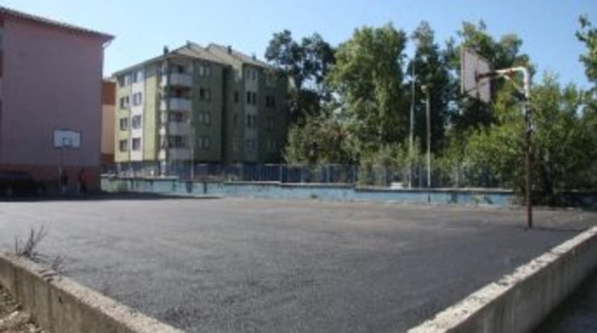 Sıcak Asfalt Hendekyanı Orta Okulun&rsquo;da