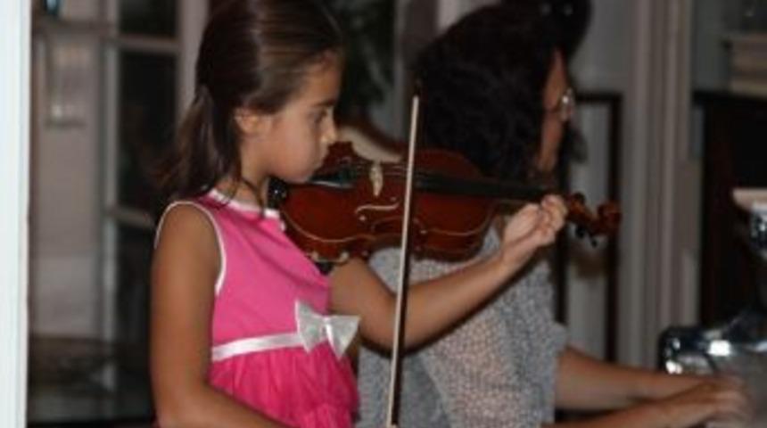 Urla M&uuml;zik Akademisi 4. Yılında Keman &Uuml;stadı Mıncho Minchev'i Ağırladı