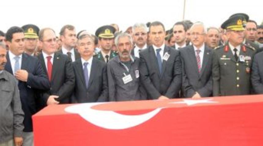 Şehit Er Topaloğlu, G&ouml;zyaşlarıyla Uğurlandı
