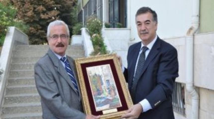 Yılın Ahisi Ve Mesleki Eğitimi Tamamlayan Gen&ccedil;ler &Ouml;d&uuml;llendirildi