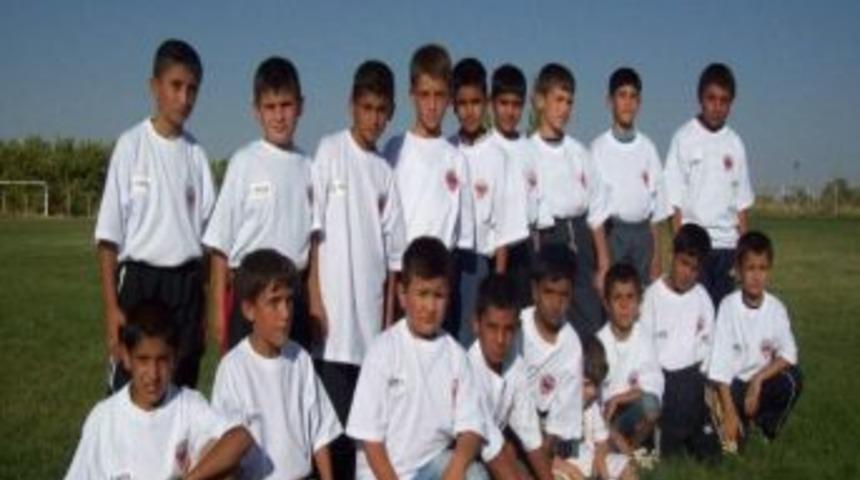 Ak&ccedil;adağspor Yıldızlarını Arıyor