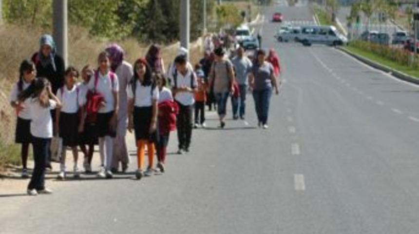 Okul Yolu &Ccedil;ile Dolu