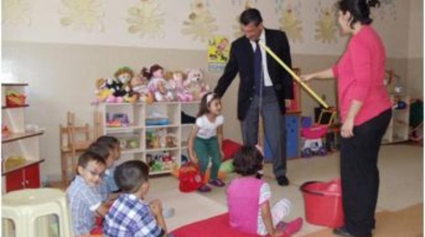 Kaymakam Orhan Okullarda İncelemelerde Bulundu