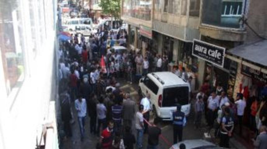 Y&uuml;ksekova'da Silahlı Saldırı: 1 &Ouml;l&uuml;