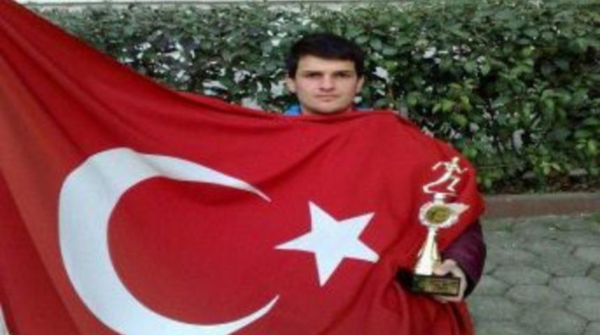 Trabzonlu &Ouml;zel Sporcu Emrah &Ouml;zt&uuml;rk Yarışmalara Katılmak İstiyor