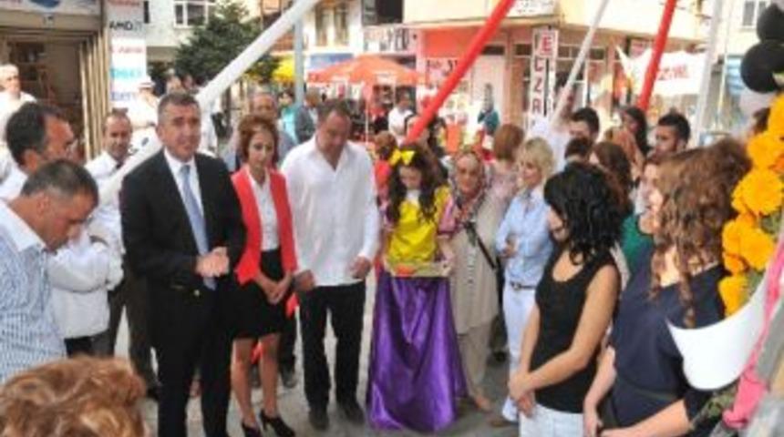 Başkan Albayrak Bayan Kuaf&ouml;r D&uuml;kkanı A&ccedil;ılışına Katıldı
