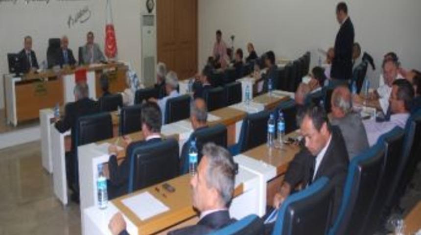 Giresun Valisi Şahin&rsquo;den K&ouml;yl&uuml;lere &rdquo;belediyeye Ge&ccedil;mekle Kendinizi Şehirli Mi Zannedeceksiniz?" Tepkisi