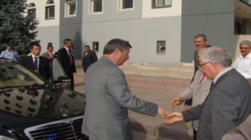 Vali Yılmaz Kocasinan Belediyesi&rsquo;ni Ziyaret Etti