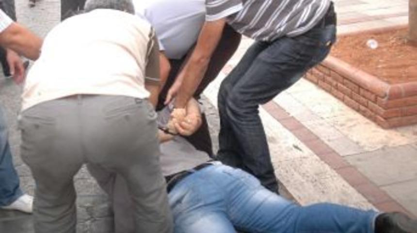 Zincirli Zam Protestosuna Polis M&uuml;dahalesi