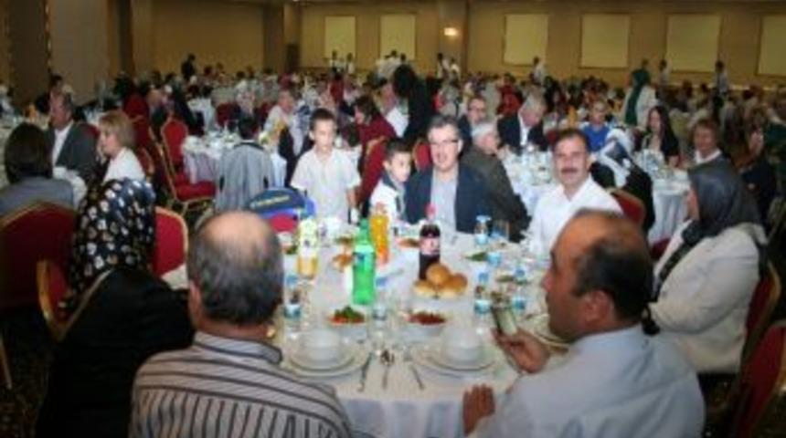 Gerede Belediye Başkanı &Ouml;mer Baygın Kızını Evlendirdi
