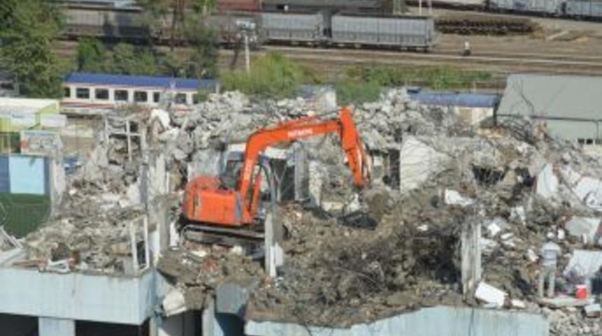 Demirspor binası yıkılıyor