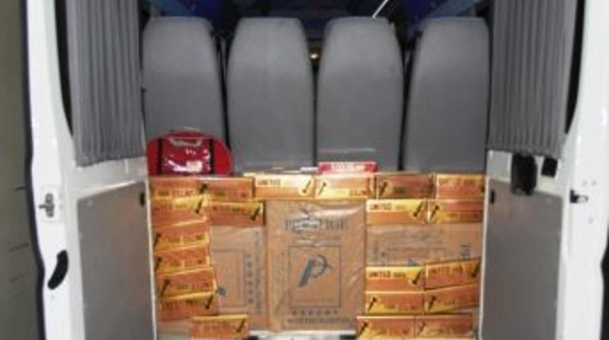 Minib&uuml;ste 20 Bin Paket Ka&ccedil;ak Sigara Ele Ge&ccedil;irildi