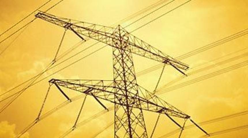 Savaş b&uuml;t&ccedil;esi elektriği vurdu