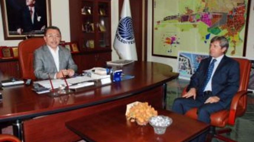 Seyhan Kaymakamından &Ouml;zt&uuml;rk&rsquo;e ziyaret