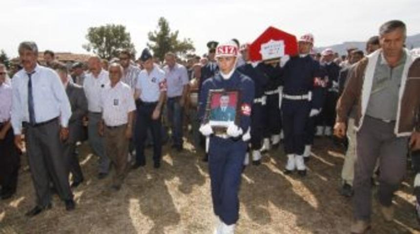 Trafik Kazasında &Ouml;len Uzman &Ccedil;avuş Defnedildi