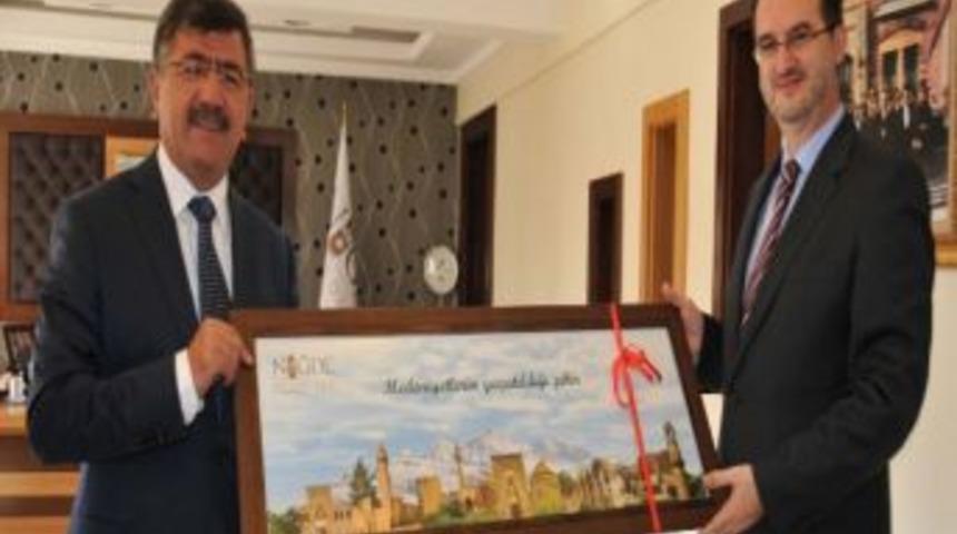 Kosova Sağlık Bakanı Başkan Akdoğan&rsquo;ı Ziyaret Etti