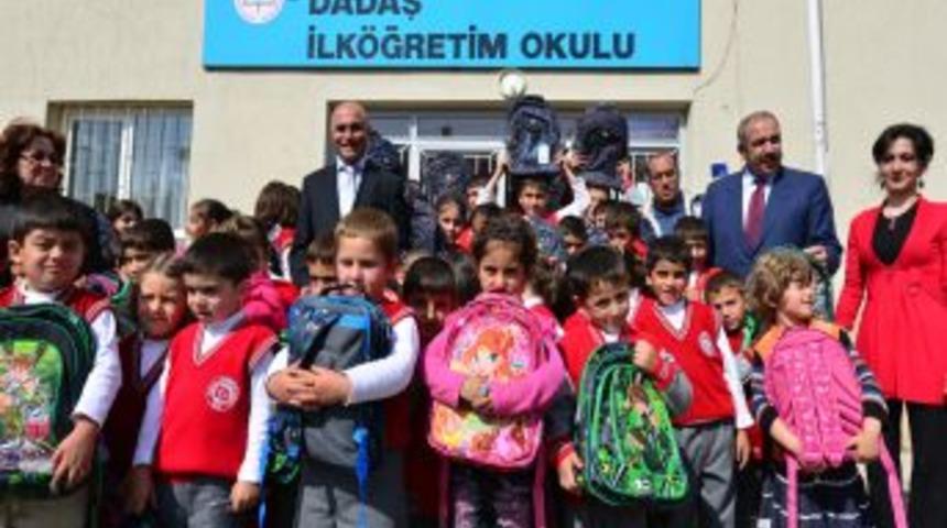 Korkut, &Ouml;ğrencileri Sevindirdi