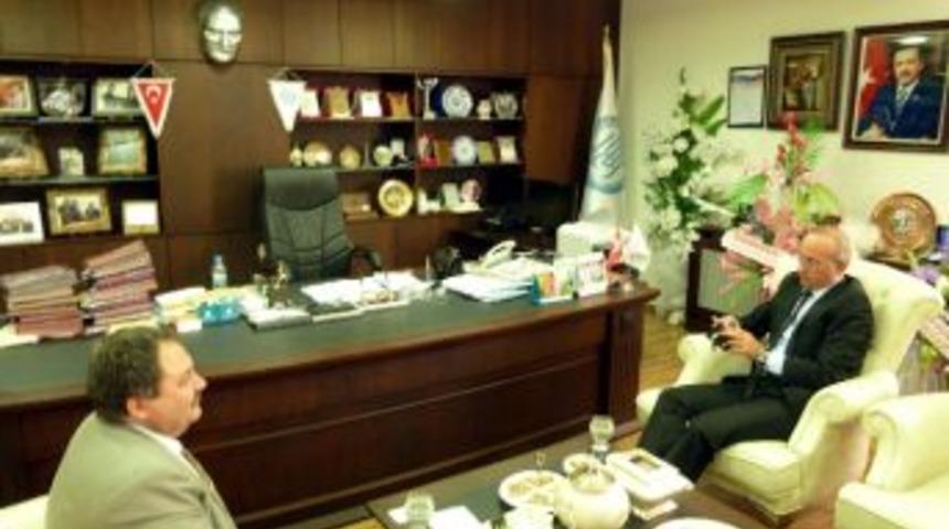 Vali Veysel Yurdakul&rsquo;dan Rekt&ouml;r Doğru&rsquo;ya Tebrik Ziyareti