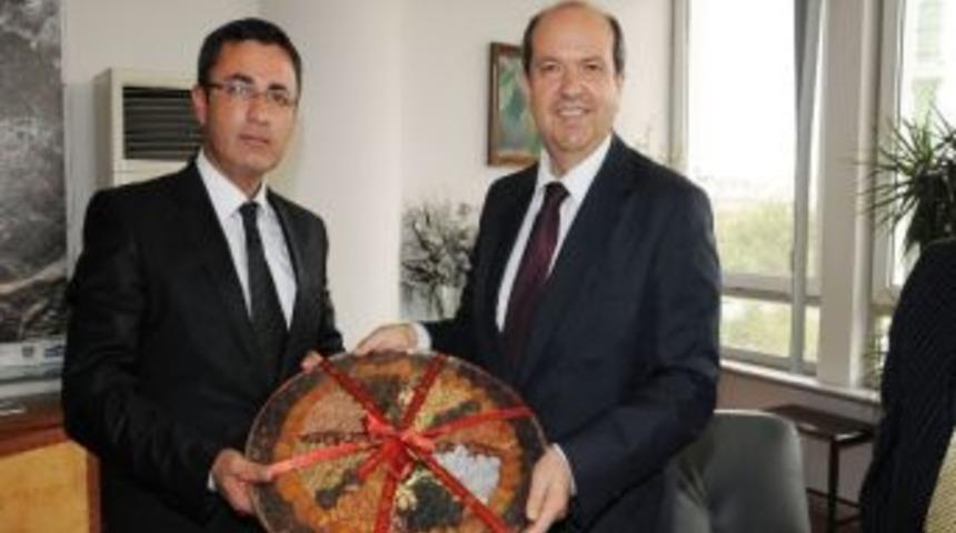 Kıbrıs Maliye Bakanı&rsquo;ndan, Başbakan Erdoğan&rsquo;a &Ouml;vg&uuml;