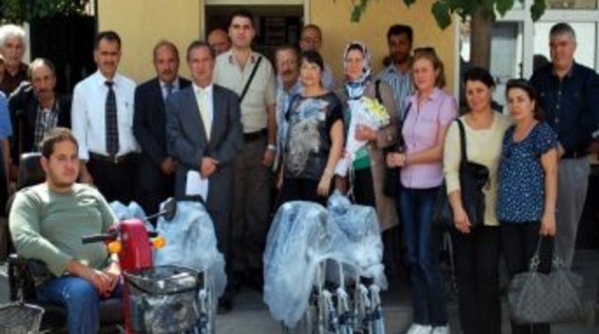 Askerlerden &Ouml;rnek Davranış