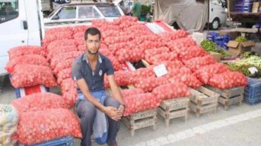 Yozgat&rsquo;ta Pazarcı Esnafı Seyyar Satıcılardan Dertli
