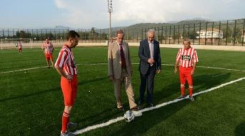Orhaneli'ye Fıfa Standartlarında Futbol Sahası