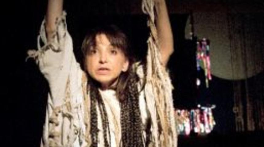 Adana Devlet Tiyatrosu, "ah-u Zelha" İle Sezonu A&ccedil;tı