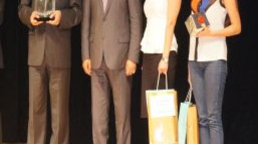 Arın&ccedil;: T&uuml;rk&ccedil;e Sevdalıları T&uuml;rk&ccedil;enin Prestijli Bir Dil Haline Gelmesini Sağladı