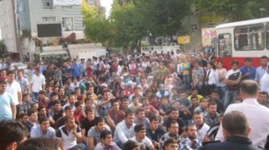 Mş&uuml; &Ouml;ğrencilerinden Servis Eylemi