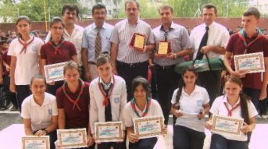 Kozan&rsquo;da İzciler &Ouml;d&uuml;llendirildi