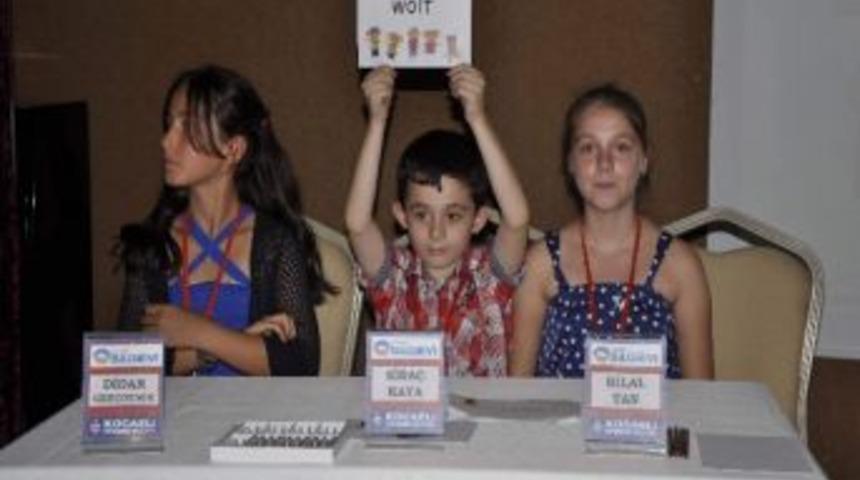 Bilgi Evleri'nde İngilizce Yarışma Heyecanı