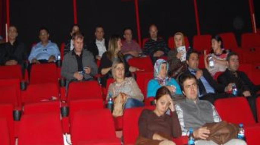 &lsquo;&ccedil;anakkale &Ccedil;ocukları&rsquo; Tatvan&rsquo;da Da G&ouml;sterime Girdi