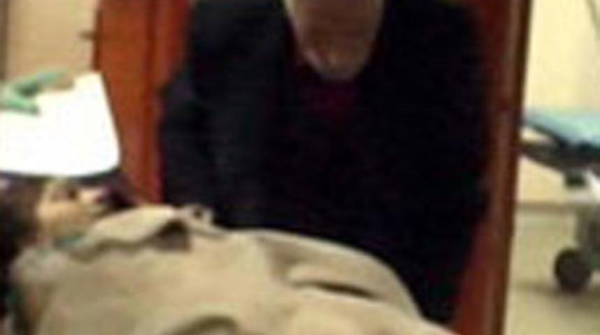 Kendisini bı&ccedil;aklayan eşini affetti