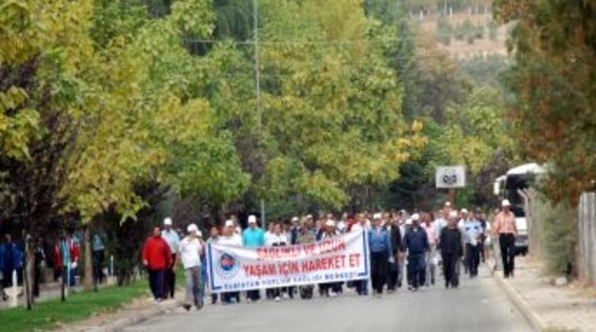 Obeziteyle M&uuml;cadele I&ccedil;in 3 Kilometre Y&uuml;r&uuml;d&uuml;ler