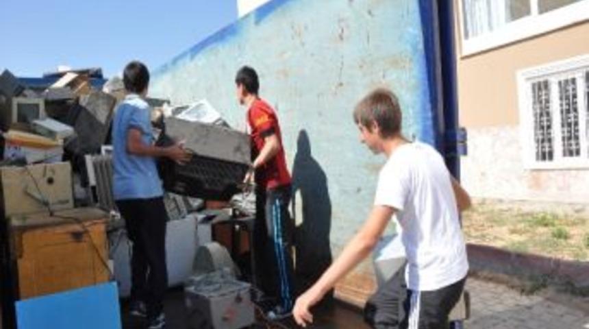 Isparta&rsquo;da &Ouml;ğrenciler 10 Ton Atık Topladı