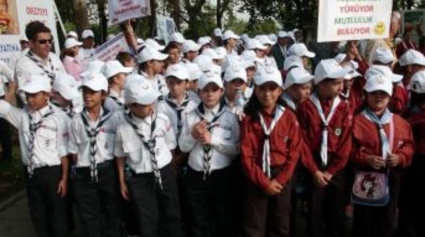 Bursa Y&uuml;r&uuml;yor Y&uuml;zler G&uuml;l&uuml;yor