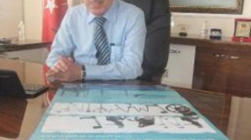 M&uuml;ft&uuml; Mustafa &Uuml;sk&uuml;l&uuml;pl&uuml;: