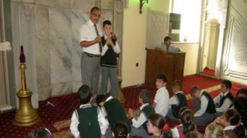 &Ouml;ğrenciler, Camilerde Internet Istedi