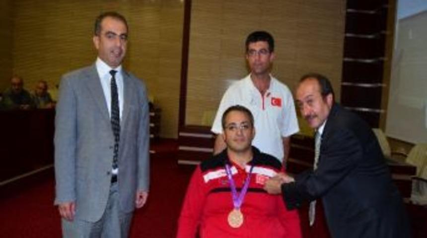 İl Genel Meclisi&rsquo;nden Hancı&rsquo;ya Altın