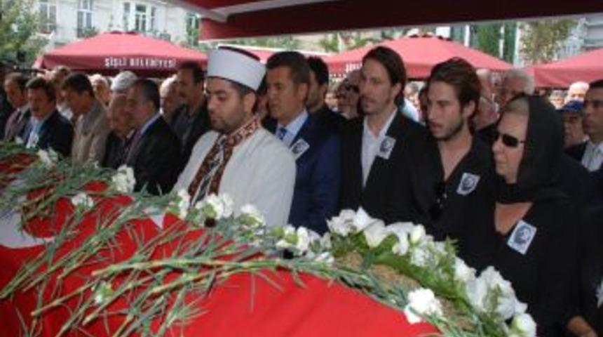 Sanat&ccedil;ı Berkant Son Yolculuğuna Uğurlandı