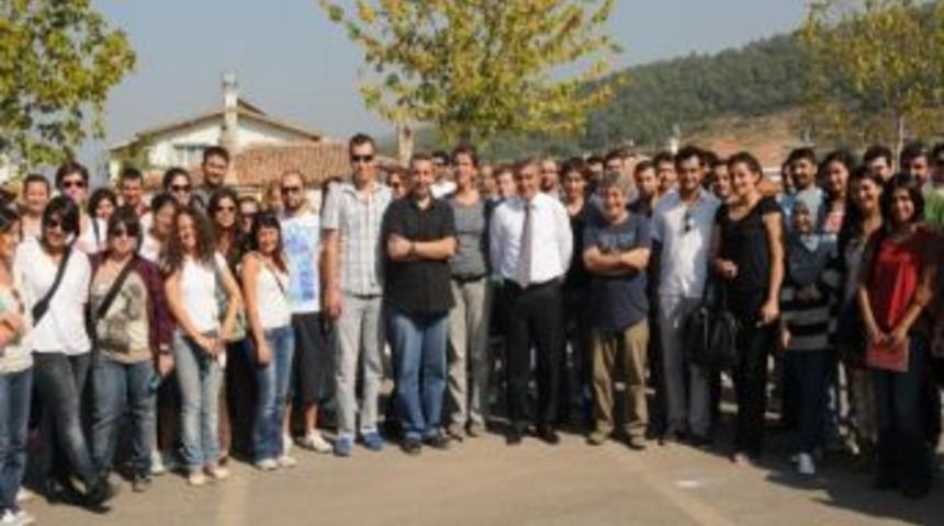 Mimarlık &Ouml;ğrencileri Kentsel Tasarım Dersini G&uuml;zelbah&ccedil;e'de Yaptı