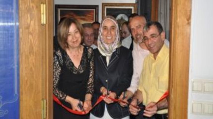 İneg&ouml;ll&uuml; Ressamdan Sergi