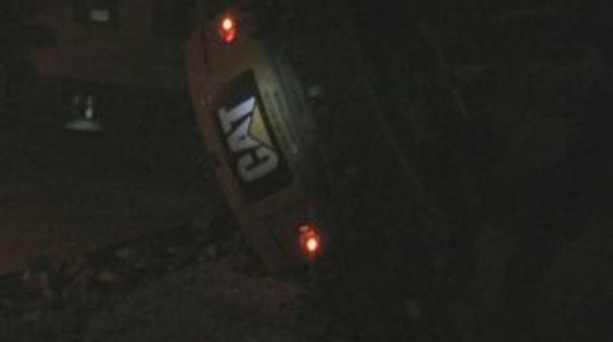 İş Makinesi Devrildi: 1 Yaralı