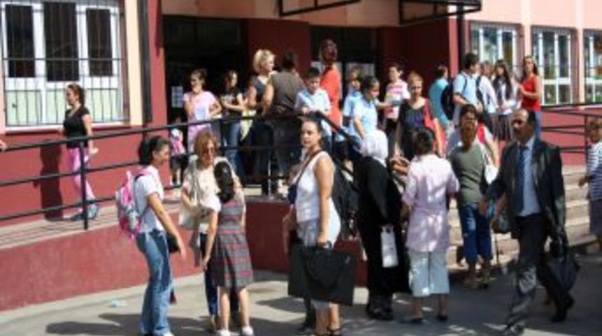 Okulda &Ccedil;ıkan Yangın &Ouml;ğrencileri Korkuttu