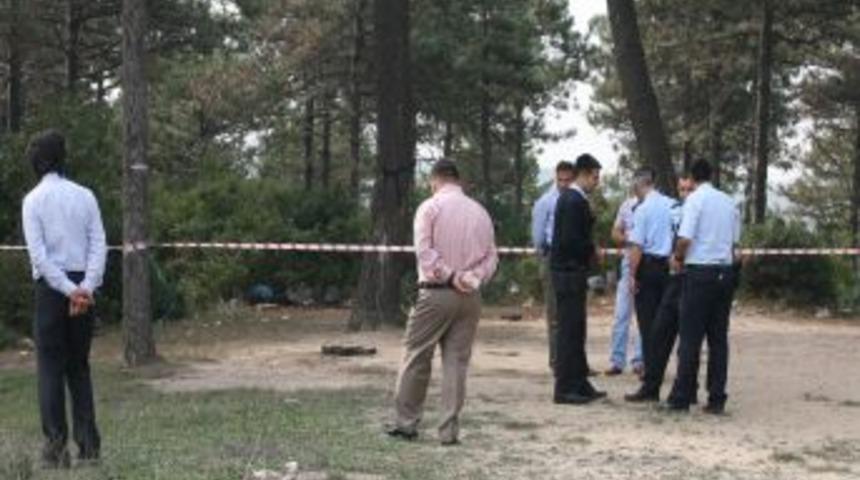 Ormanlık Alanda Erkek Cesedi Bulundu