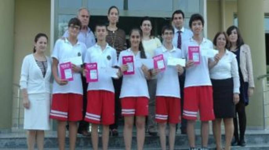 &Uuml;lkem Koleji Matematik Yarışmasında D&uuml;nya Birincisi